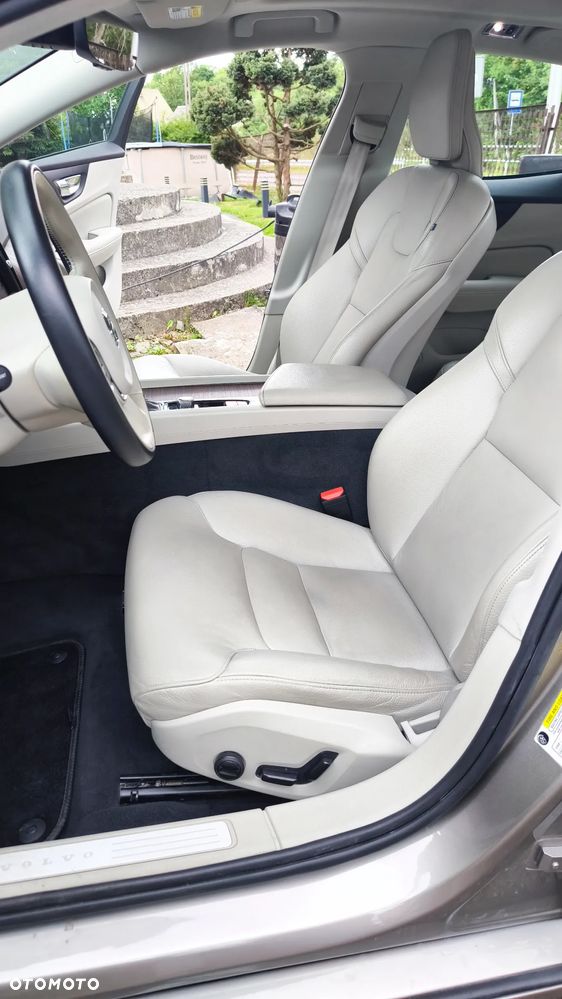 Volvo S60 T5 Momentum Pro - 19