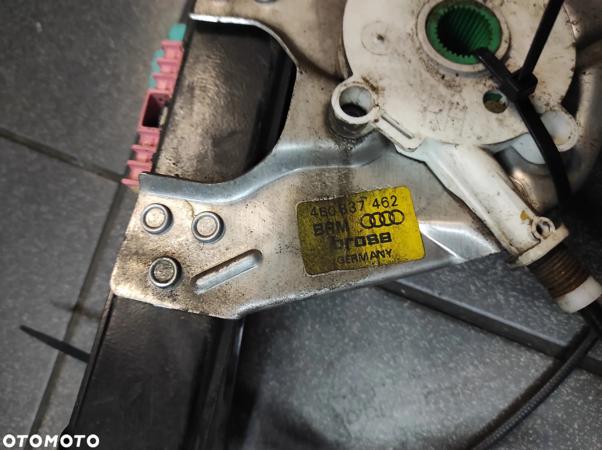 PODNOŚNIK PROWADNICA SZYBY AUDI A6 C5 PRZÓD PRAWY ELEKTRYCZNY WYSYŁKA !!! - 2