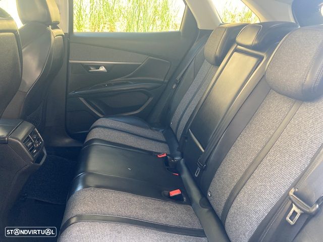 Peugeot 3008 PureTech 130 Stop & Start Active - 25