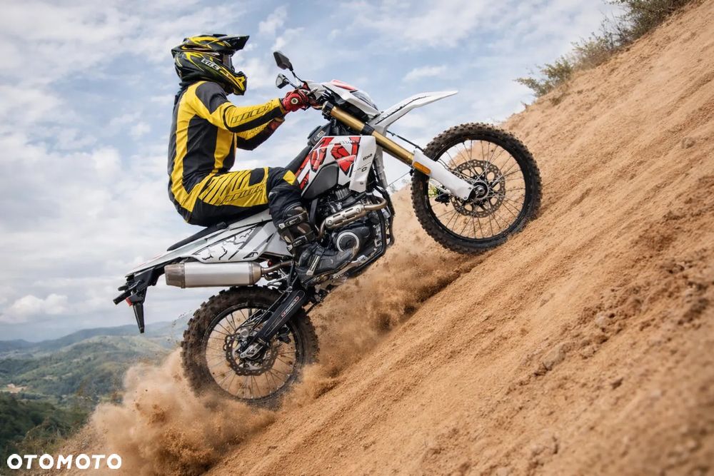 QJMOTOR COV 125X - 6