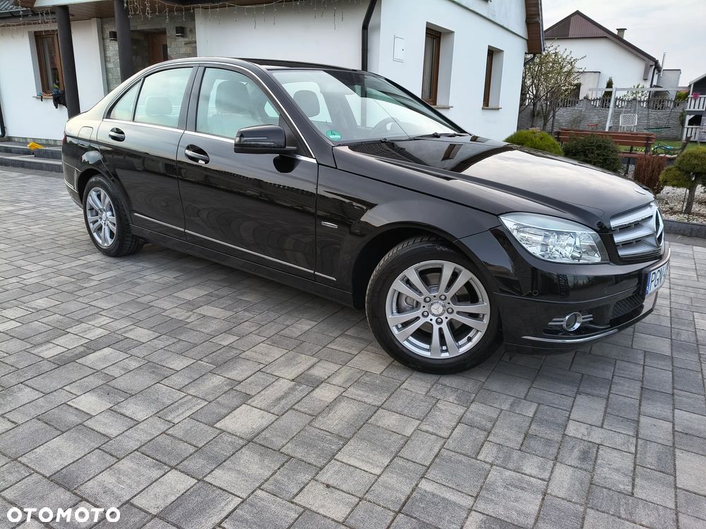 Mercedes-Benz Klasa C 180 Kompressor BlueEFFICIENCY Avantgarde - 37