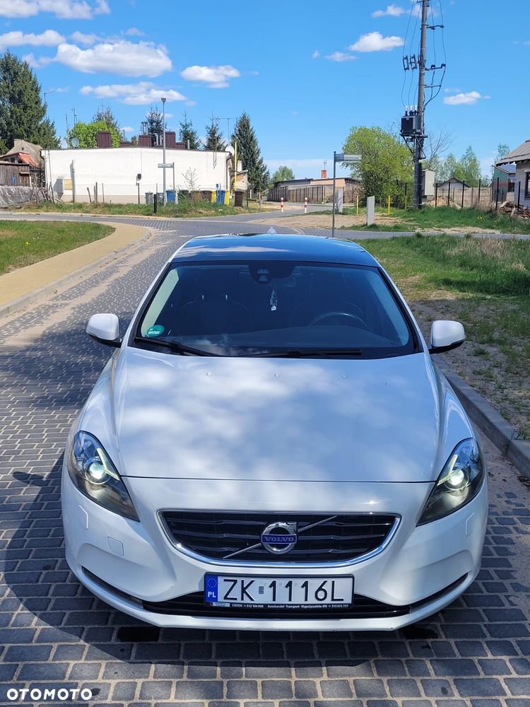 Volvo V40 D3 R Design - 8