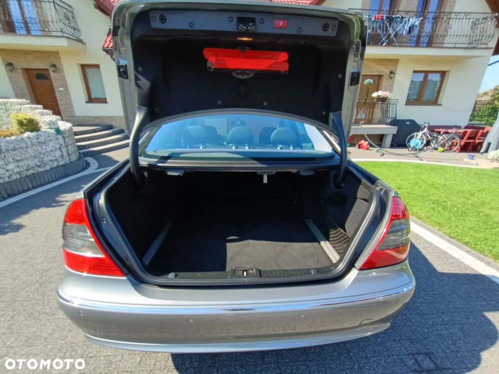 Mercedes-Benz Klasa E 300 BLUETEC Avantgarde - 31