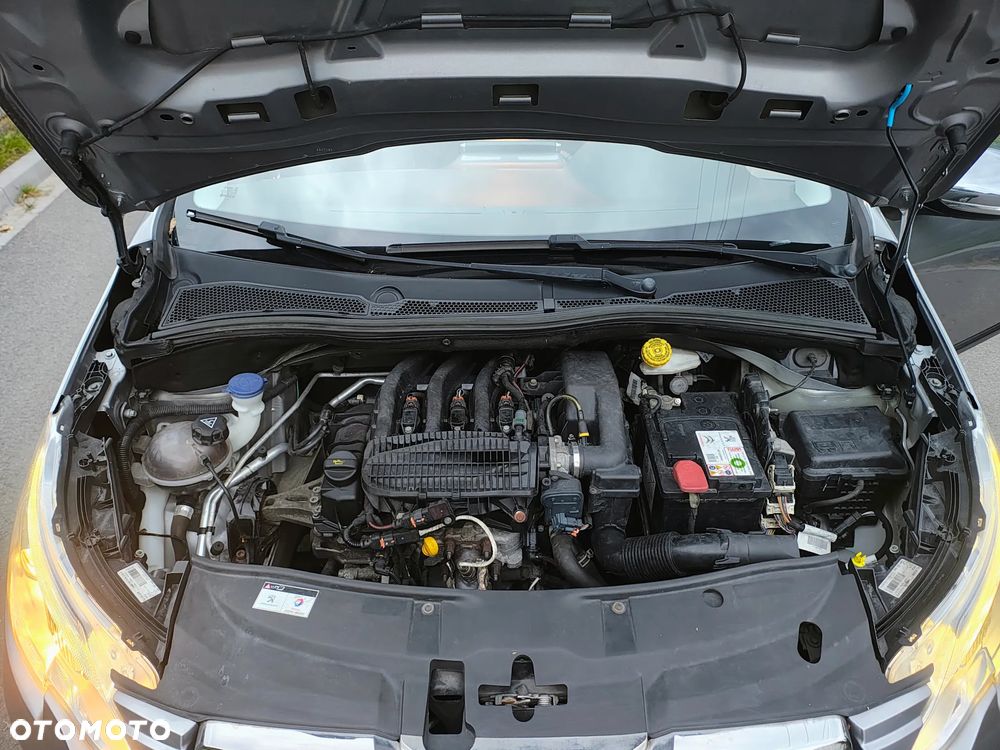 Peugeot 2008 1.2 Pure Tech Style - 24