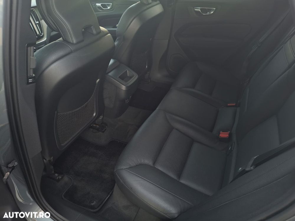 VOLVO XC60 2021 — imagine 15
