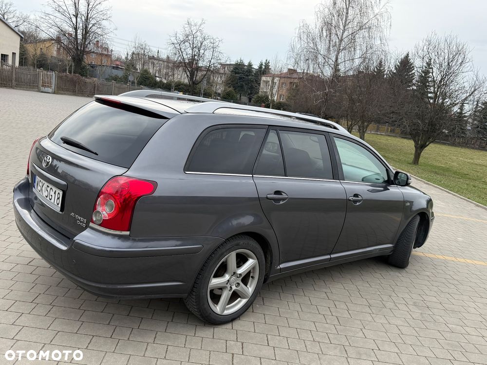 Toyota Avensis 2.2 D-CAT Team - 2