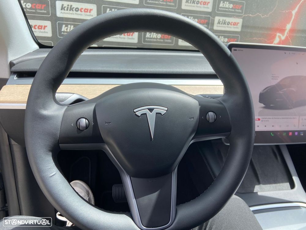 Tesla Model Y Long Range Dual Motor AWD - 11