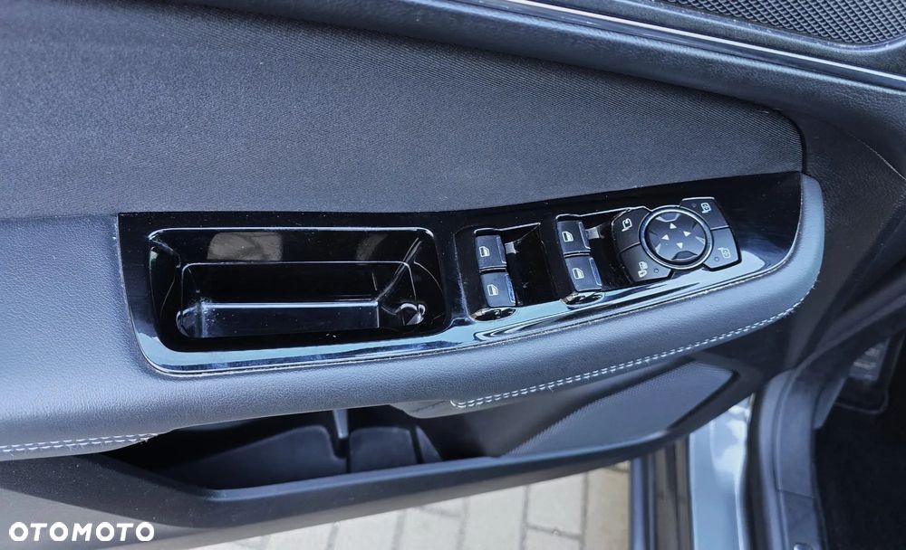 Ford S-Max 2.0 EcoBlue TITANIUM - 37