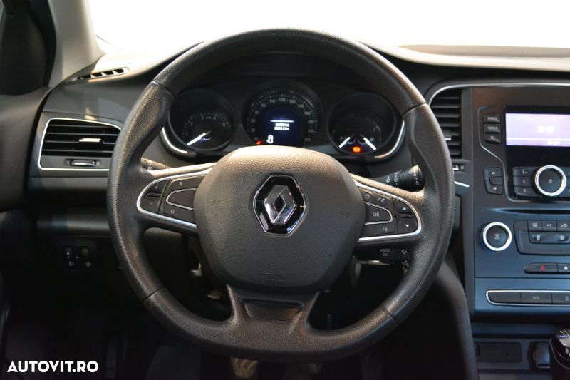 Renault Megane TCe Business - 17