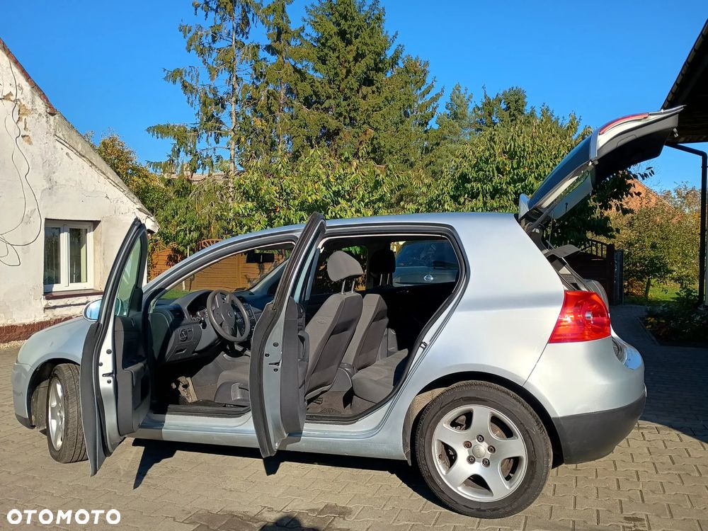 Volkswagen Golf - 10