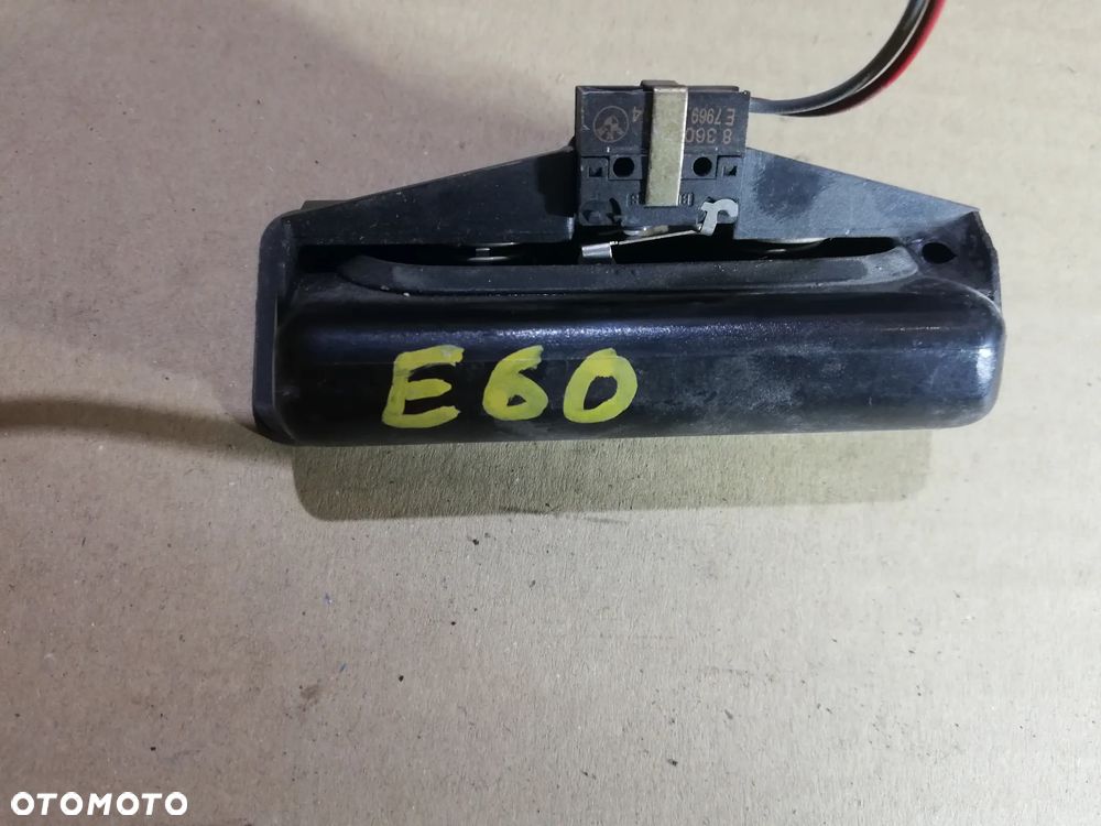BMW E60 E61 Przycisk Klamka Klapy Bagażnika - 2