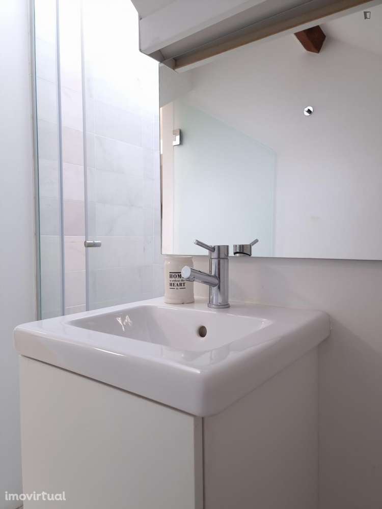 Estúdio - localizado em Montes Claros Coimbra - Grande imagem: 5/20