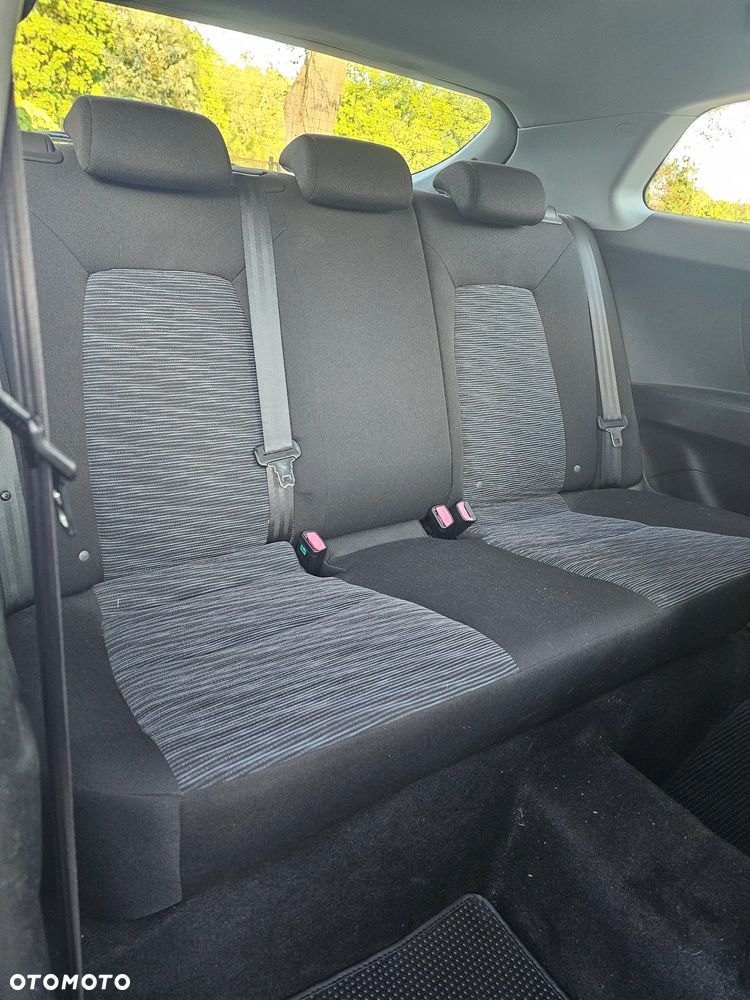 Kia Ceed - 16