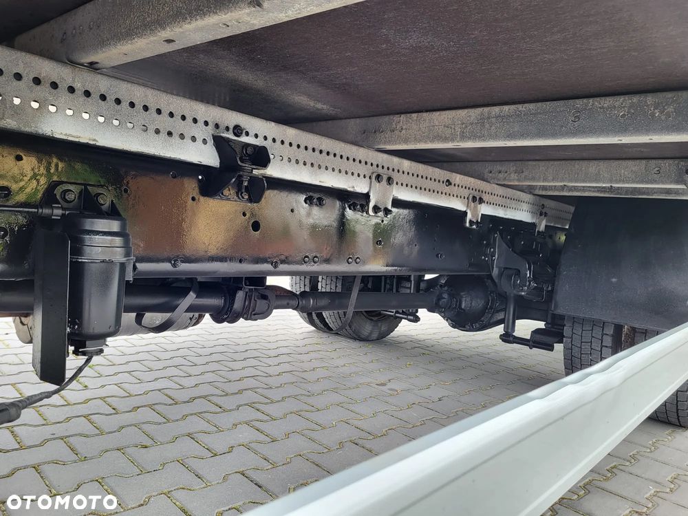 Mitsubishi Fuso Canter 7C18 Kontener + Winda Stan Bardzo Dobry - 12