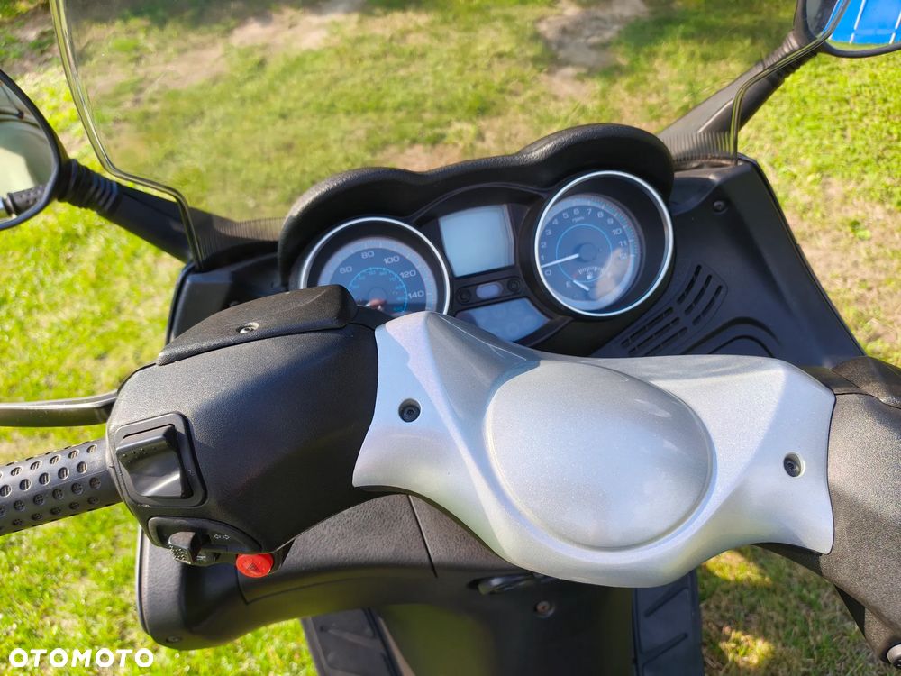 Piaggio Xevo - 4