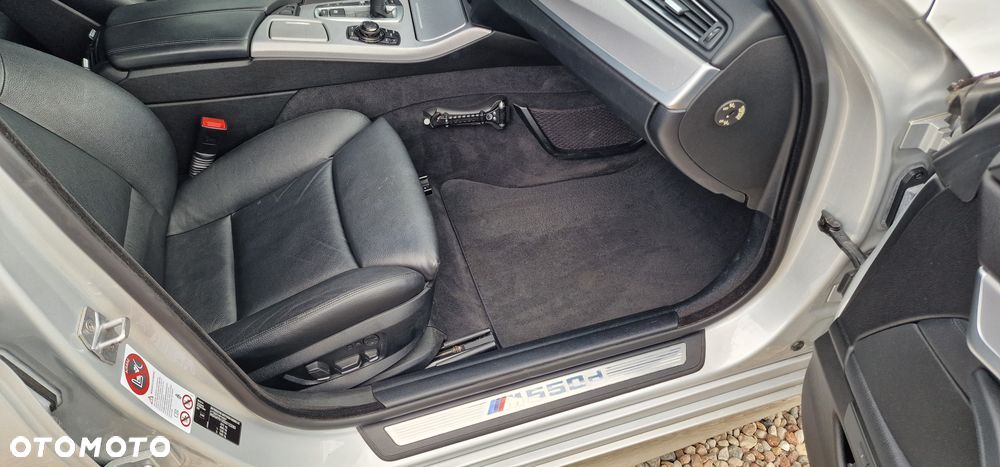 BMW Seria 5 M550d xDrive Touring Sport-Aut - 9