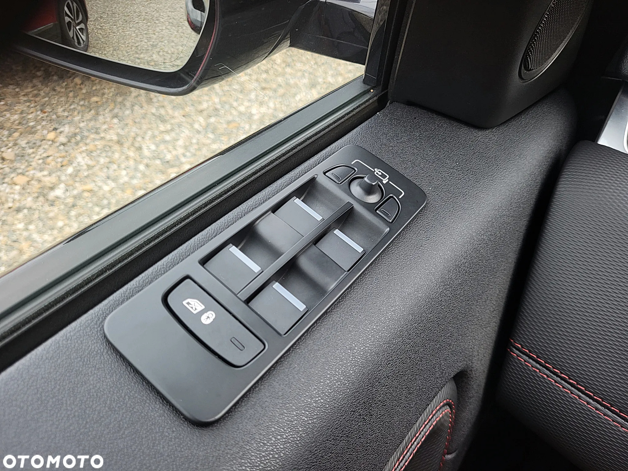 Land Rover Discovery Sport P200 R-Dynamic S - 19
