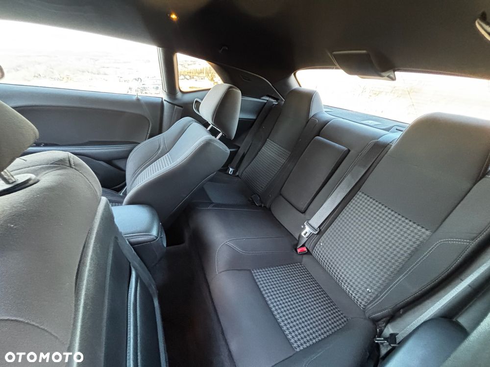 Dodge Challenger - 16