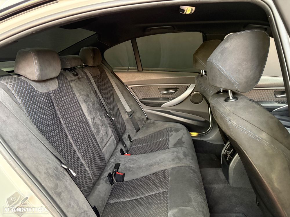 BMW 320 d xDrive Pack M - 43