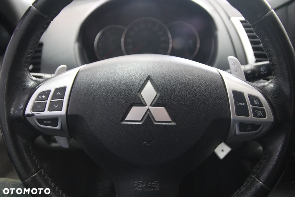 Mitsubishi Pajero Sport - 16