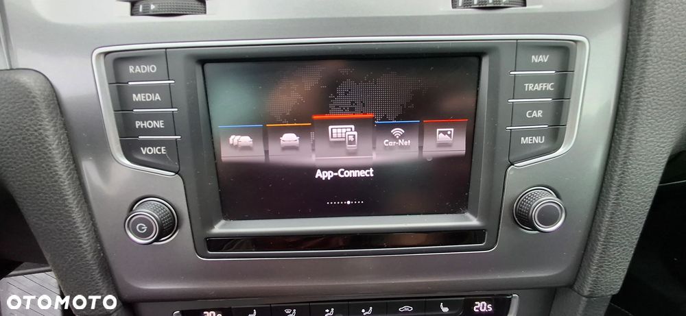 Volkswagen Golf 2.0 TDI BlueMotion Technology Lounge - 24
