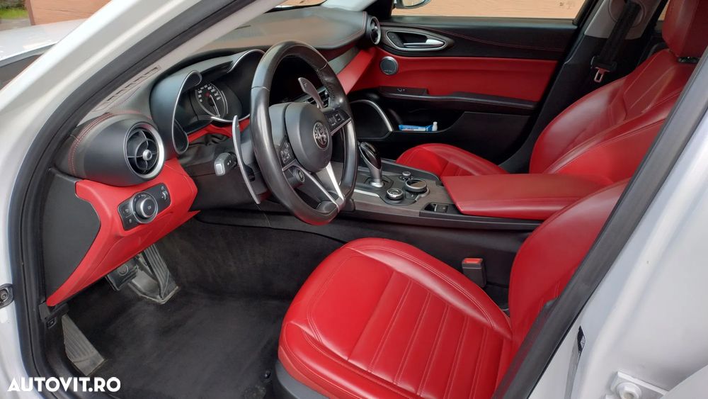 Alfa Romeo Giulia - 11