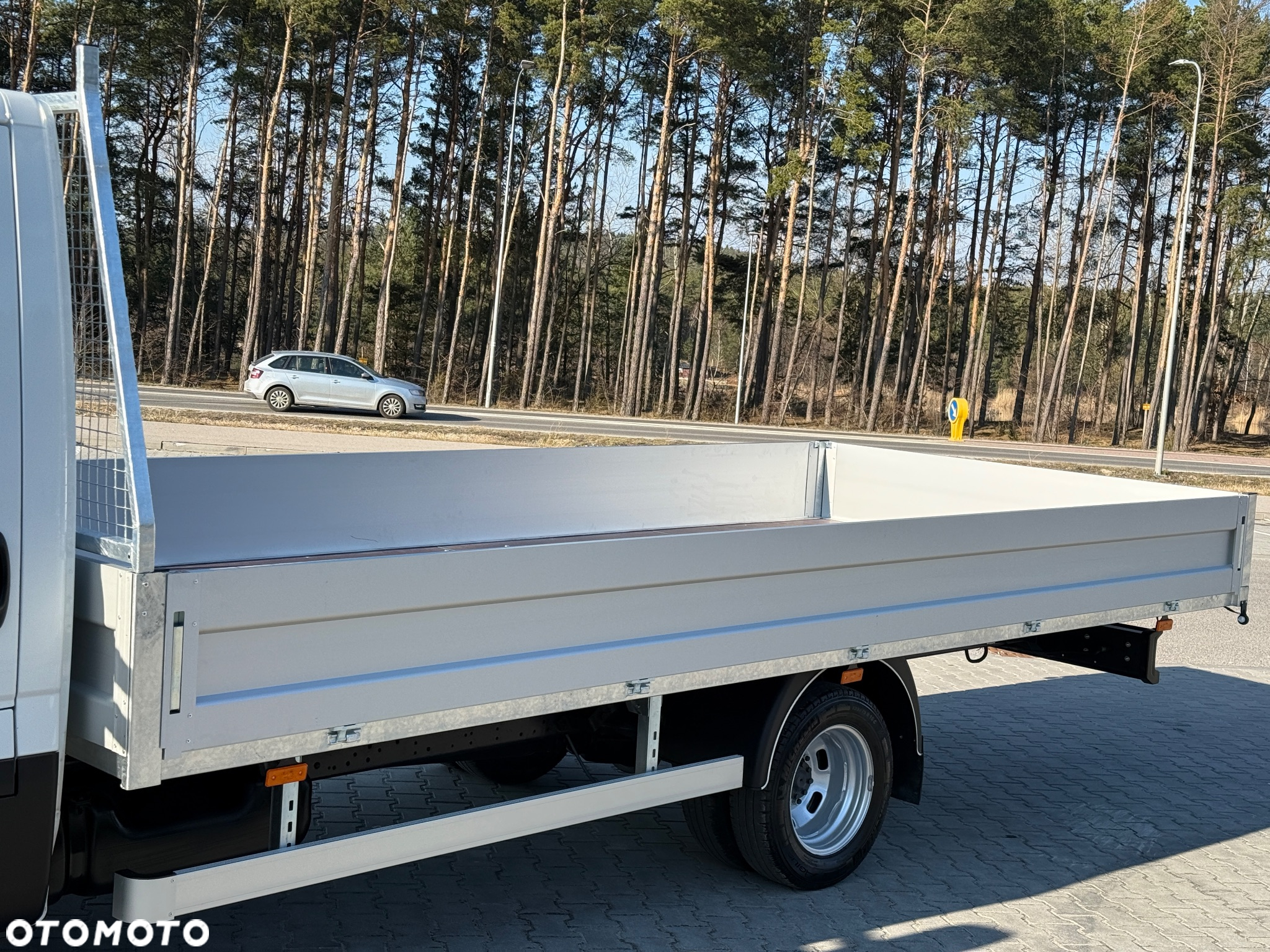 Iveco DAILY 35-170 3.0 HPI 180KM SKRZYNIA 5.20M ! NOWA ZABUDOWA ! Resor+Poduszka ! - 13