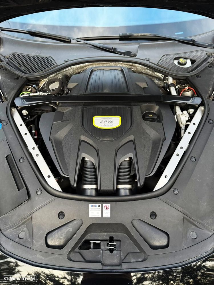 Porsche Panamera Sport Turismo 4 E-Hybrid Platinum Edition - 30