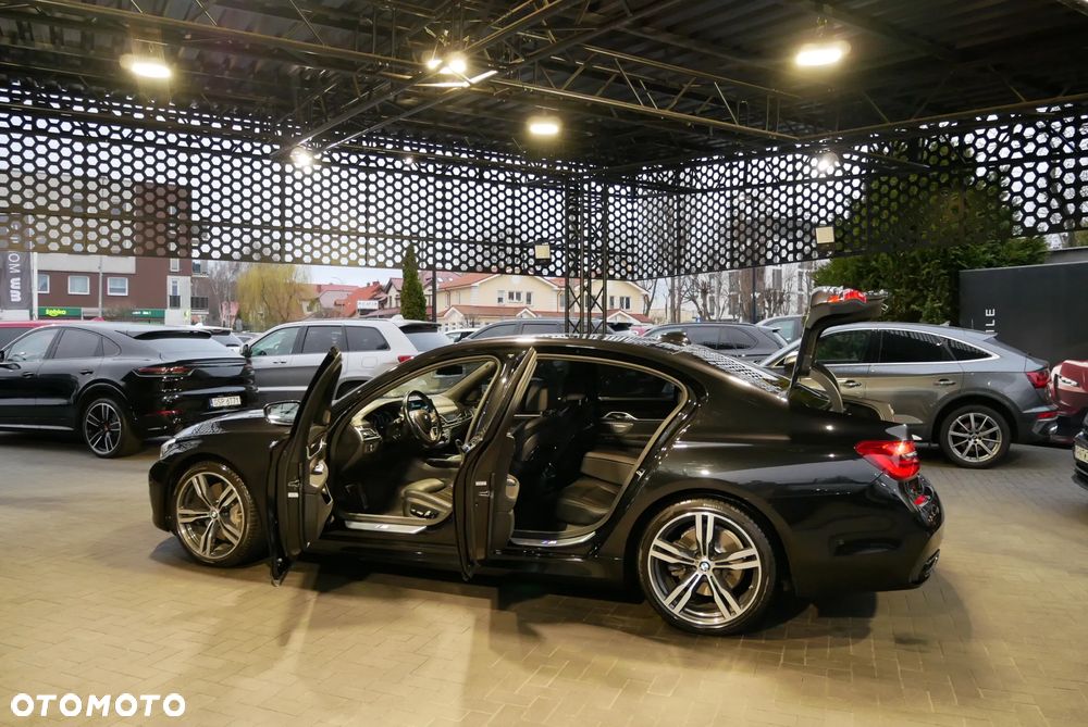 BMW Seria 7 750i xDrive - 5