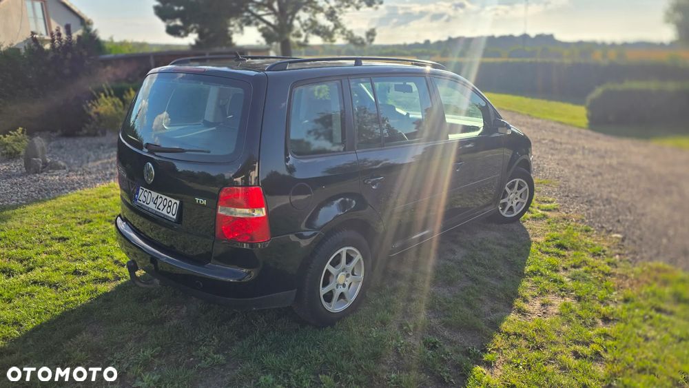 Volkswagen Touran 1.9 TDI Conceptline - 2
