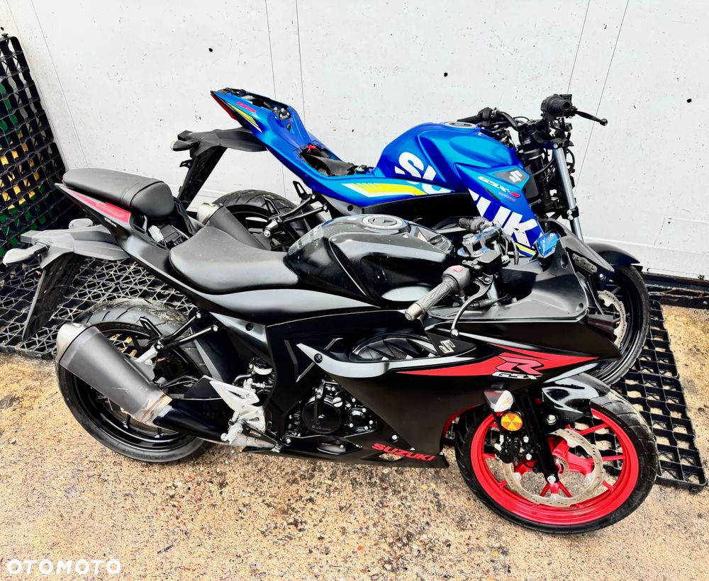 Suzuki GSX-R - 1