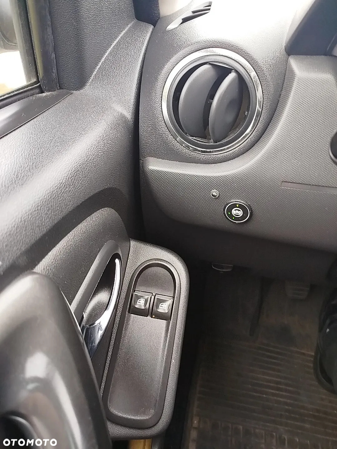 Dacia Duster 1.6 SCe Access S&S - 6