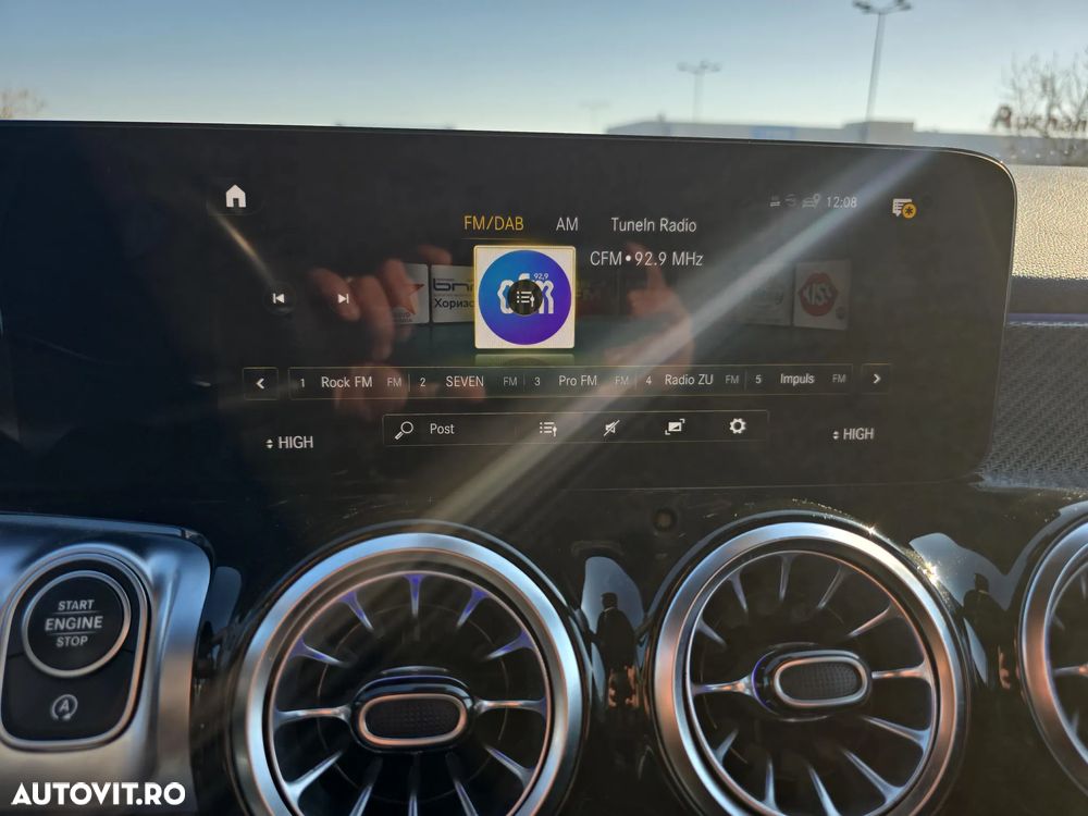 Mercedes-Benz GLB - 22