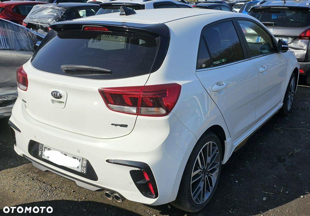 Kia Rio - 4