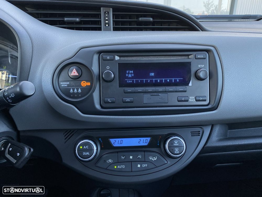 Toyota Yaris 1.5 HSD Active - 12