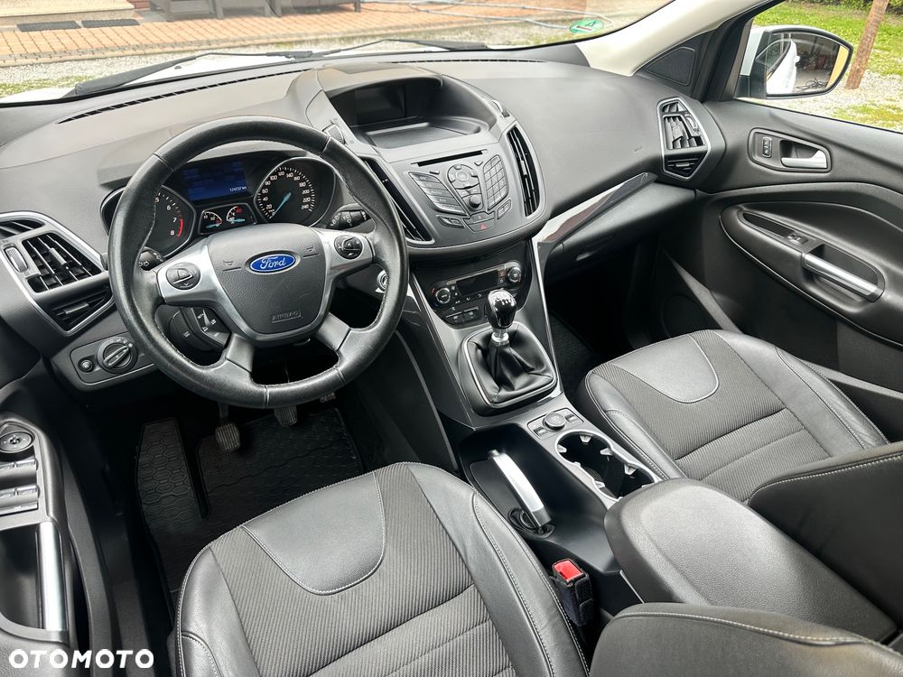 Ford Kuga 1.6 EcoBoost 2x4 Titanium - 25