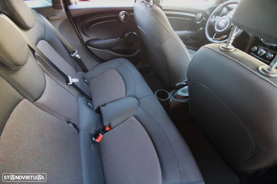 MINI 5 Portas Cooper Aut. - 19