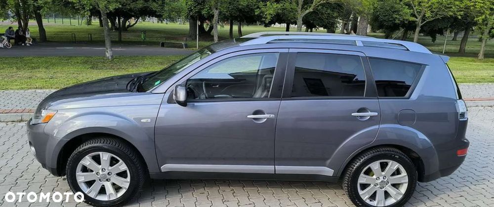 Mitsubishi Outlander - 3