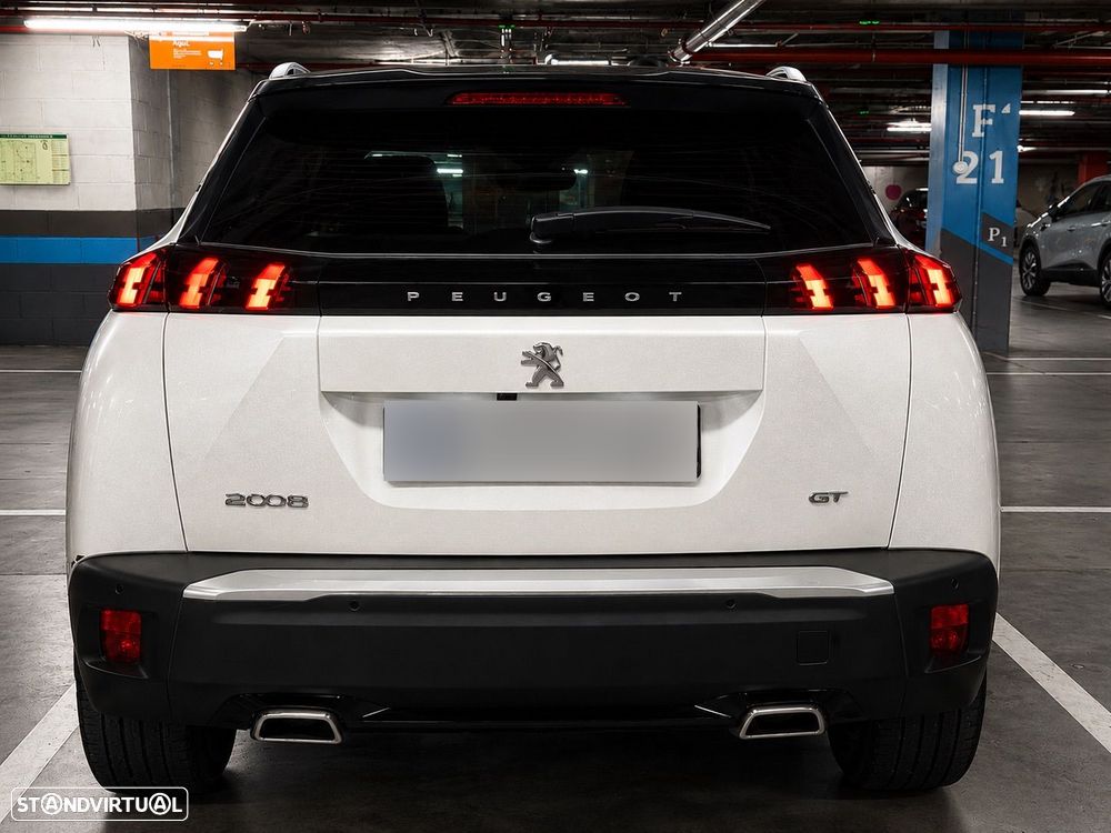 Peugeot 2008 PureTech 130 EAT8 GT Exclusive — fotografia 6