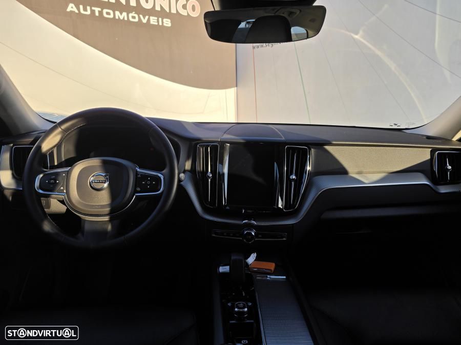 Volvo XC 60 2.0 T6 PHEV Core AWD - 18