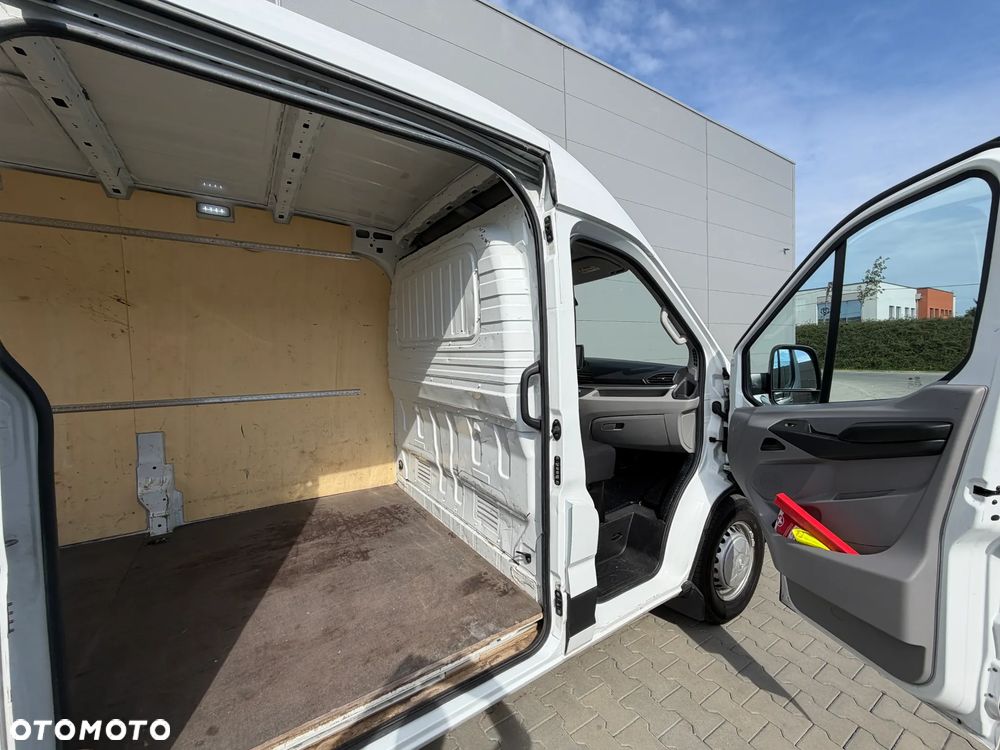 Maxus Deliver 9 - 18