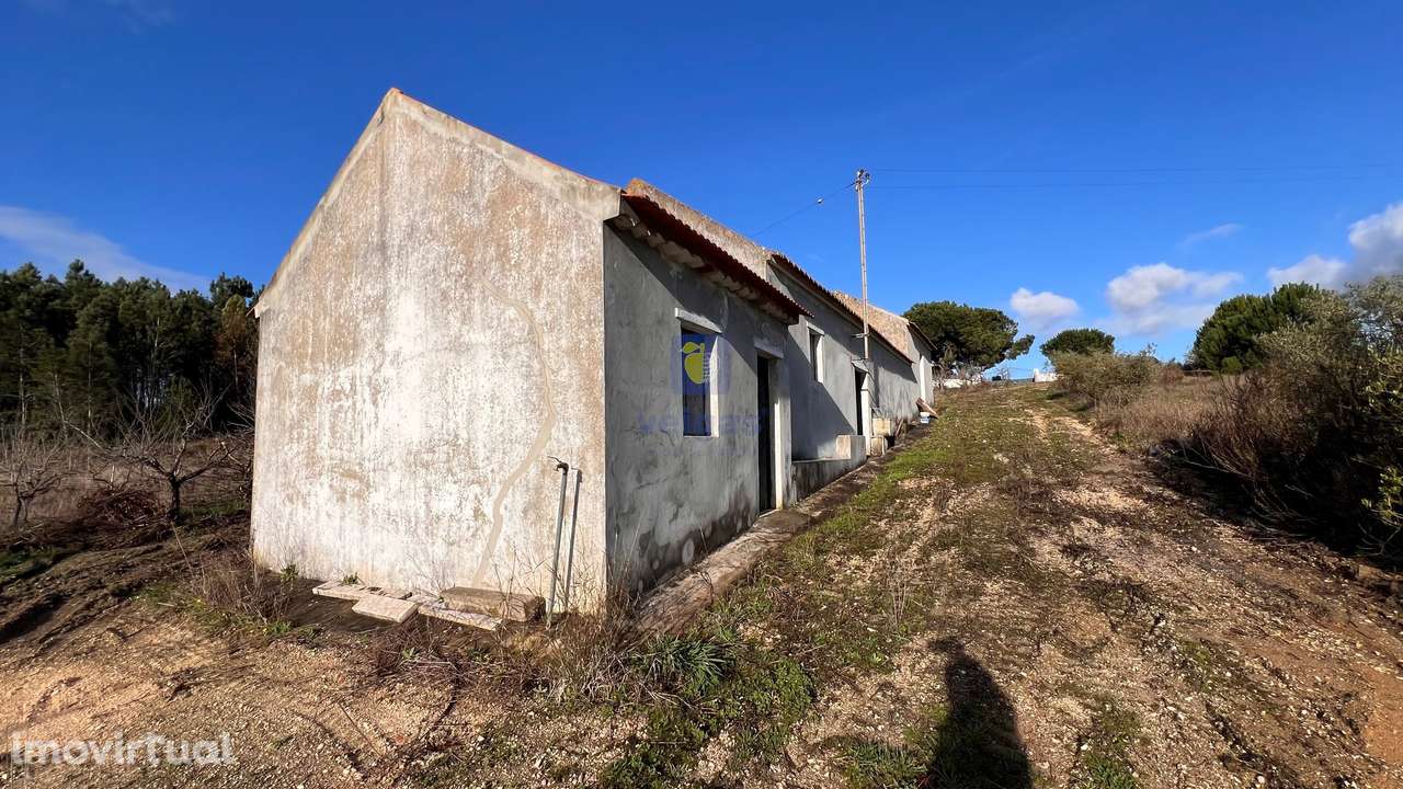 TERRENO MISTO  COM ARRECADAÇÕES - Grande imagem: 2/22