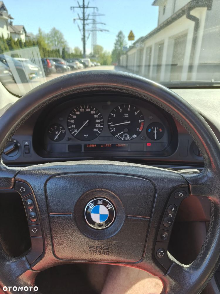 BMW Seria 5 - 35