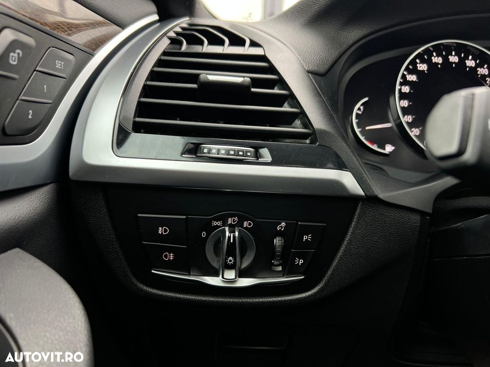 BMW X3 xDrive30i Aut. Advantage - 31