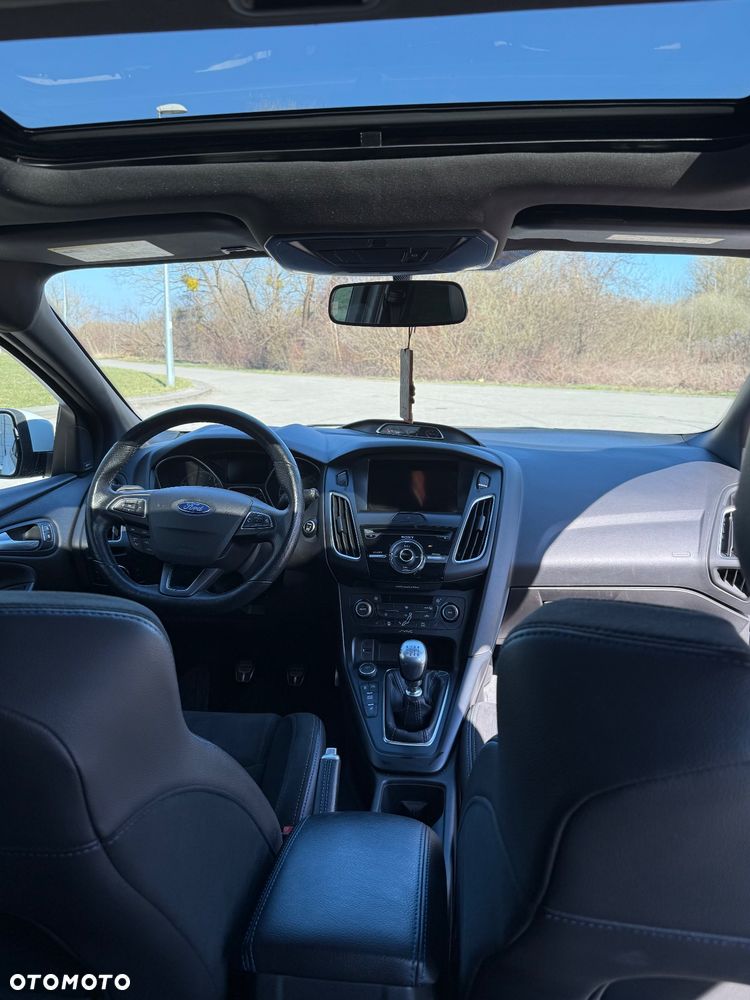 Ford Focus 2.3 EcoBoost S&S Allrad RS - 14