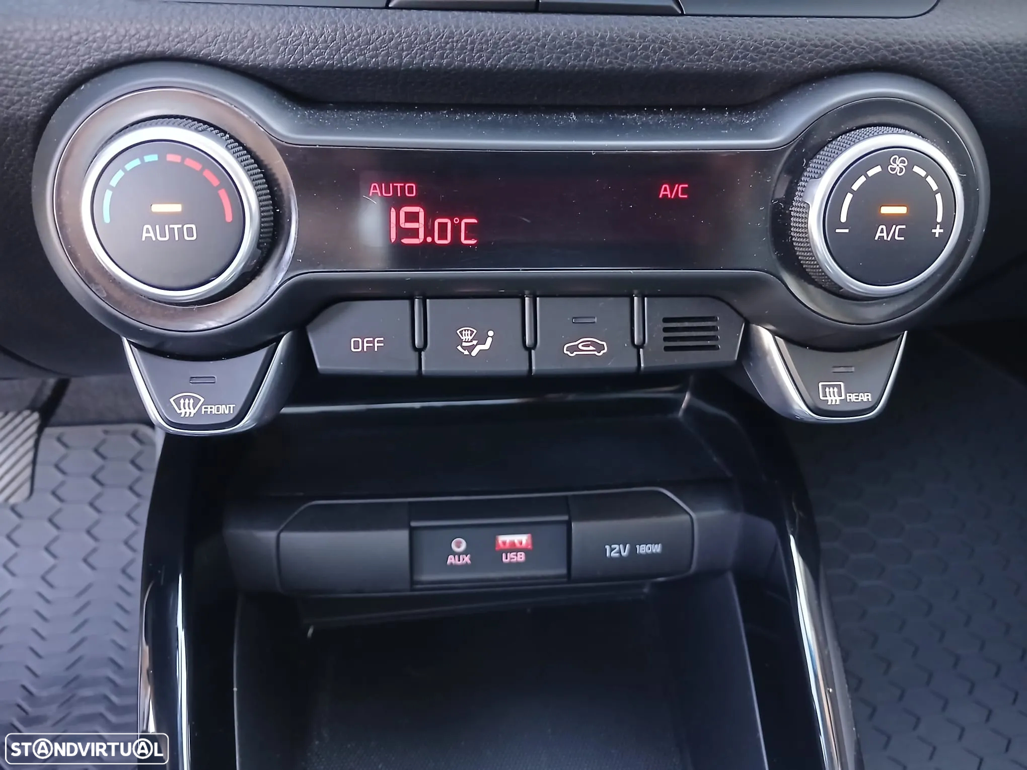 Kia Stonic 1.6 CRDi TX - 23