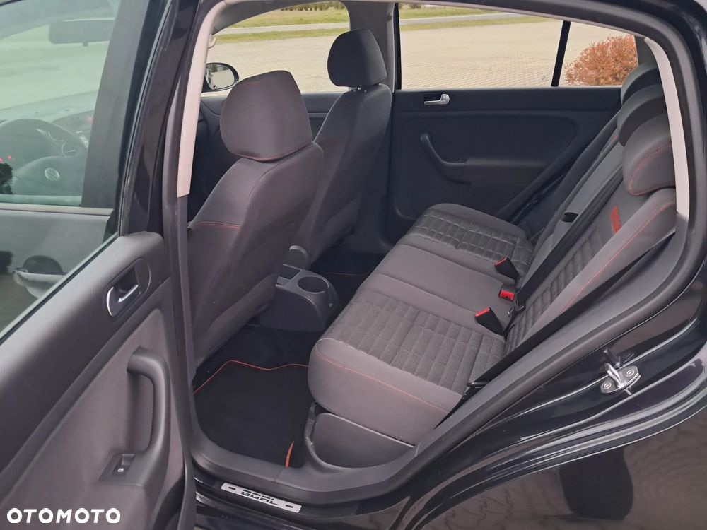 Volkswagen Golf Plus - 17