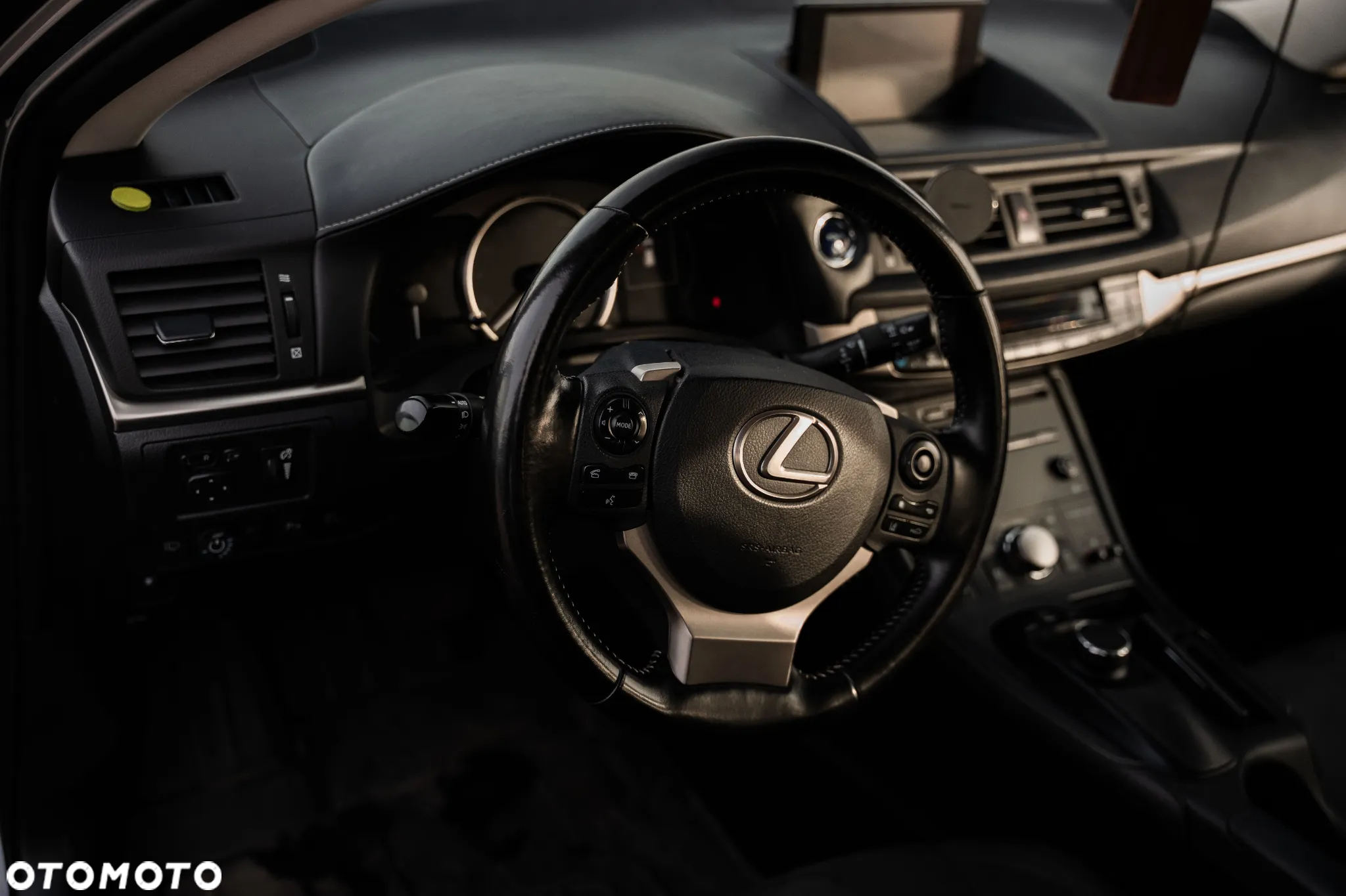 Lexus CT 200h Business Edition - 11