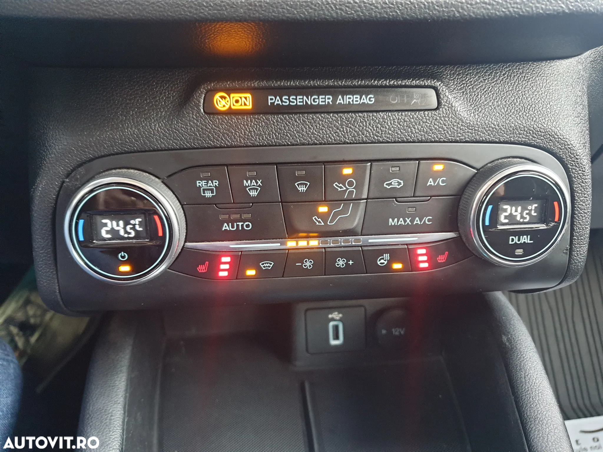 Ford Focus 1.5 EcoBlue Titanium Business - 28