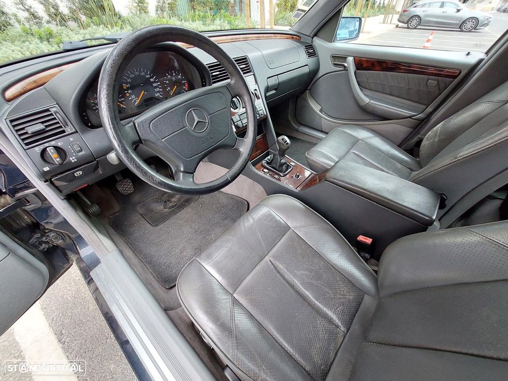 Mercedes-Benz C 180 Elegance - 13